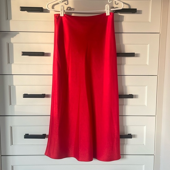 Alice & Olivia Maeve satin midi slip skirt - Picture 4 of 16